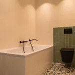 Luxe En Ruim Voor 4 Personen. Nieuw-Lekkerland